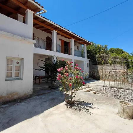 Antistoni Scenic Nature View, Private Balcony & Yard Agros (Corfu)