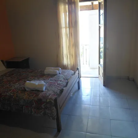 شقة Antistoni Scenic Nature View, Private Balcony & Yard *