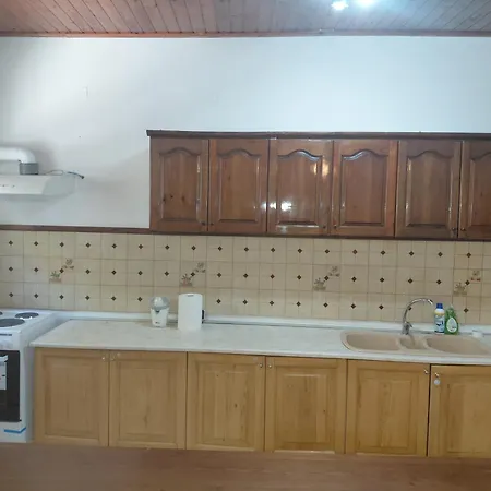 شقة Antistoni Scenic Nature View, Private Balcony & Yard