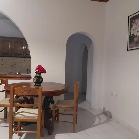 Antistoni Scenic Nature View, Private Balcony & Yard *