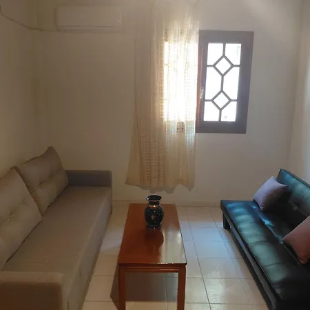 Antistoni Scenic Nature View, Private Balcony & Yard شقة *