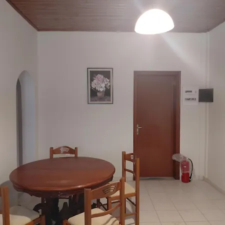 Lejlighed Antistoni Scenic Nature View, Private Balcony & Yard
