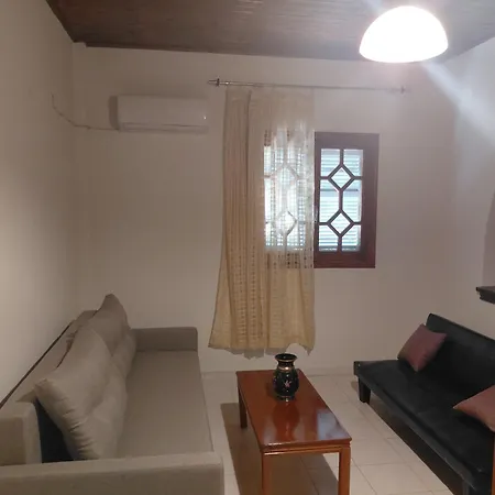 Antistoni Scenic Nature View, Private Balcony & Yard