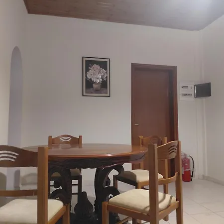 شقة Antistoni Scenic Nature View, Private Balcony & Yard