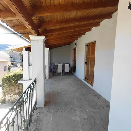 Antistoni Scenic Nature View, Private Balcony & Yard Lejlighed
