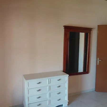 Antistoni Scenic Nature View, Private Balcony & Yard
