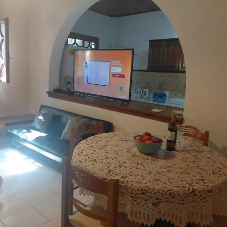 Antistoni Scenic Nature View, Private Balcony & Yard Lejlighed *